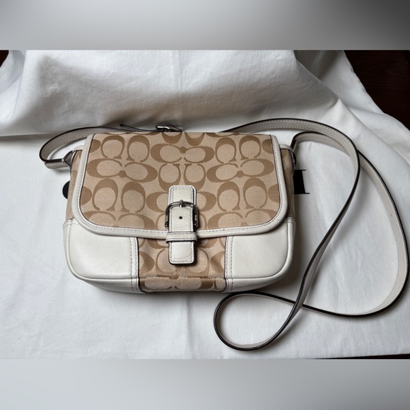 Coach Handbags - Coach Hadley Signature C Crossbody Bag